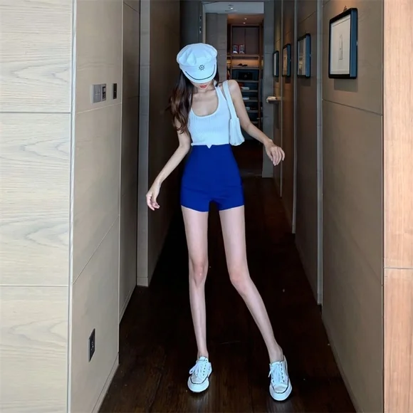 High Waist - Picture 3 of 9